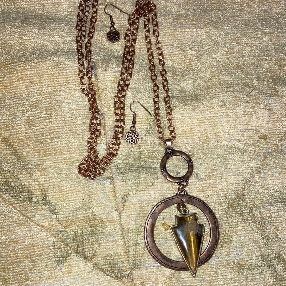 15 SETS JEWELRY/PRICES NEGOTIABLE If you something to your liking, just holler.